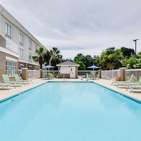 Holiday Inn Express Hotel & Suites Dublin By Ihg Екстер'єр фото