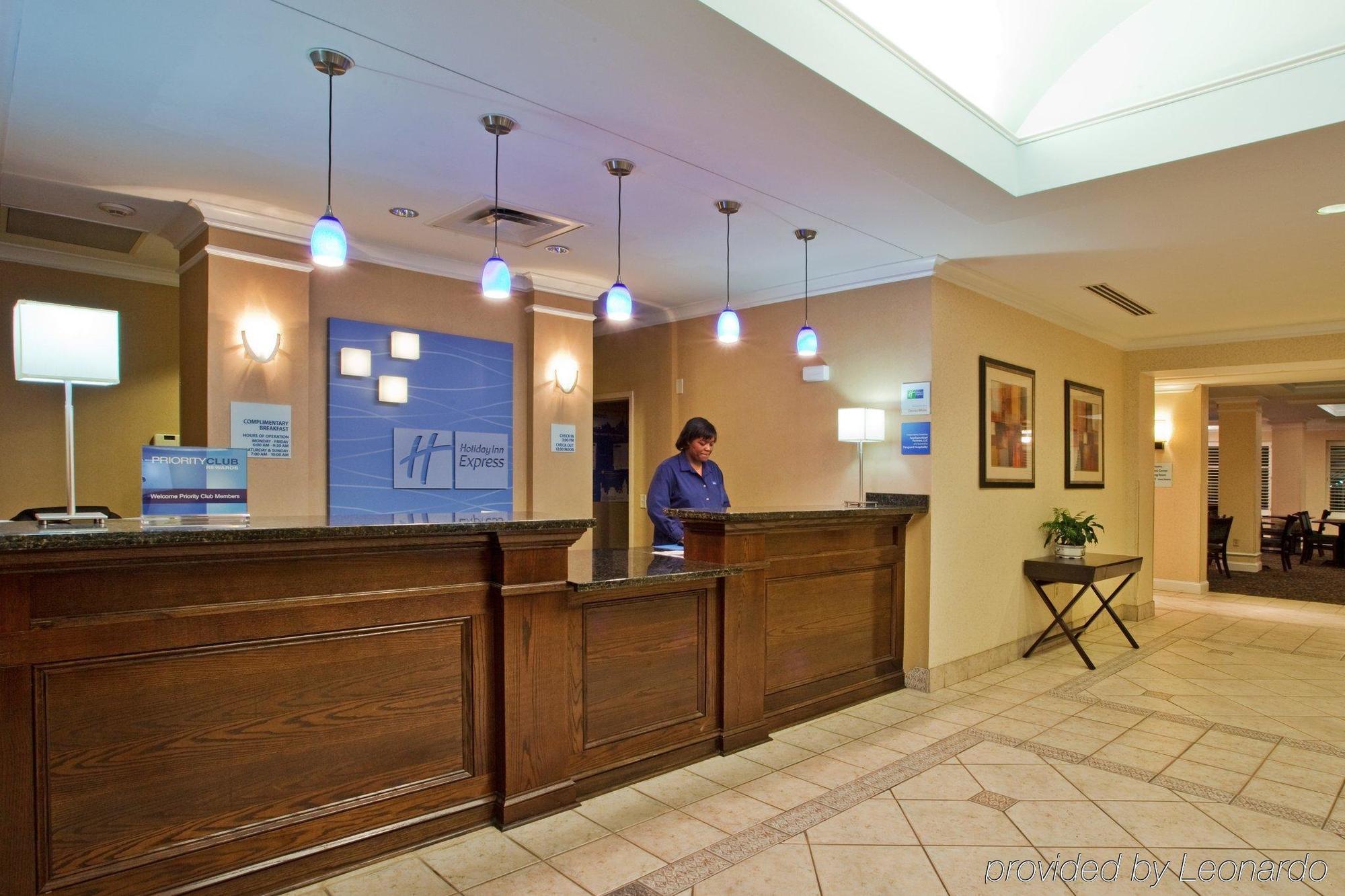 Holiday Inn Express Hotel & Suites Dublin By Ihg Екстер'єр фото
