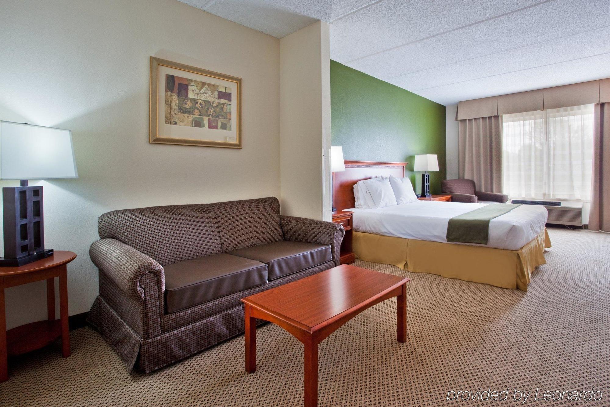 Holiday Inn Express Hotel & Suites Dublin By Ihg Екстер'єр фото
